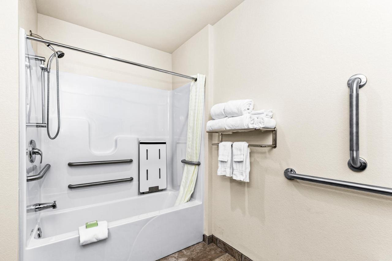 Cobblestone Hotel & Suites Superior Zewnętrze zdjęcie