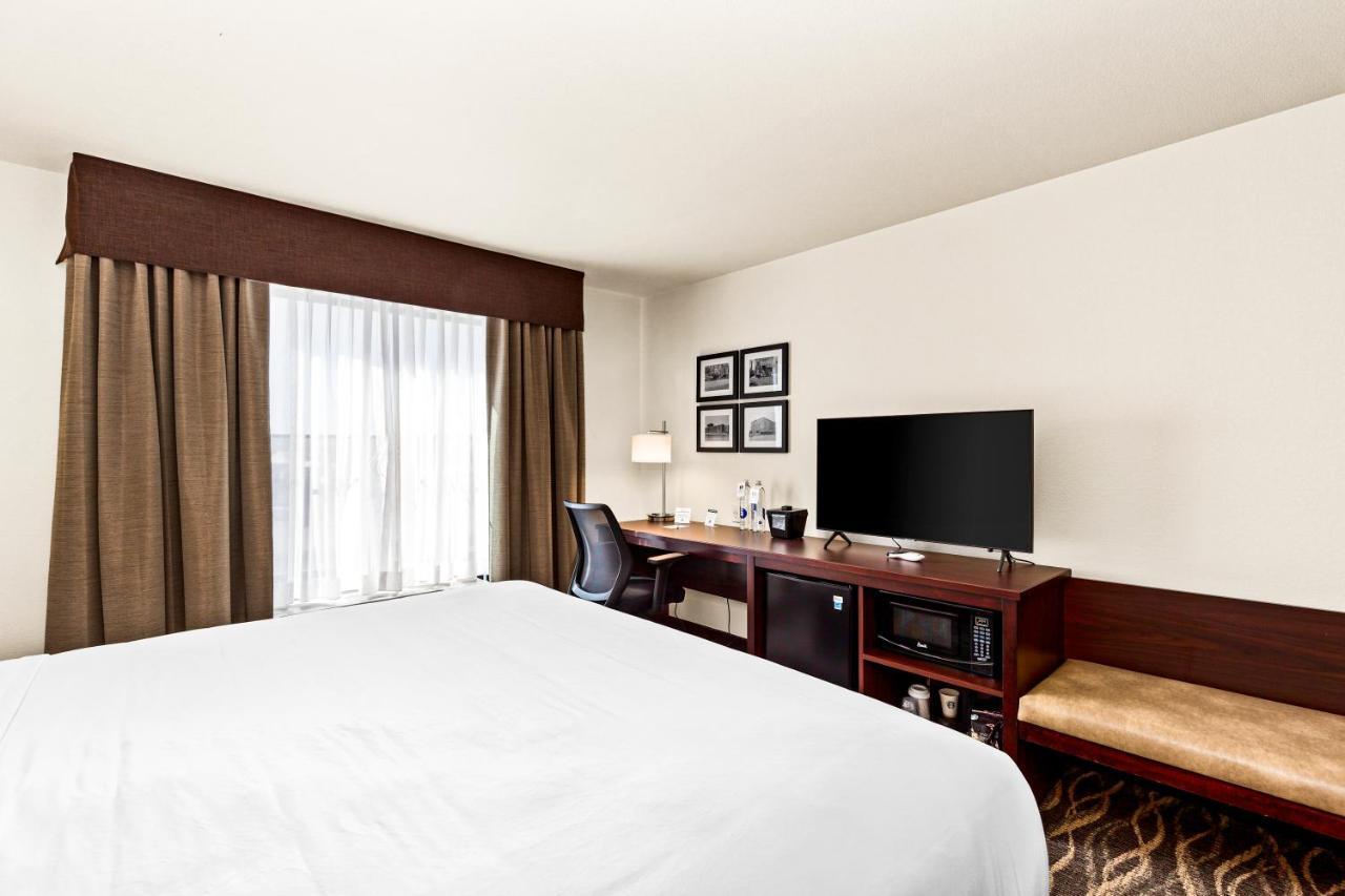 Cobblestone Hotel & Suites Superior Zewnętrze zdjęcie
